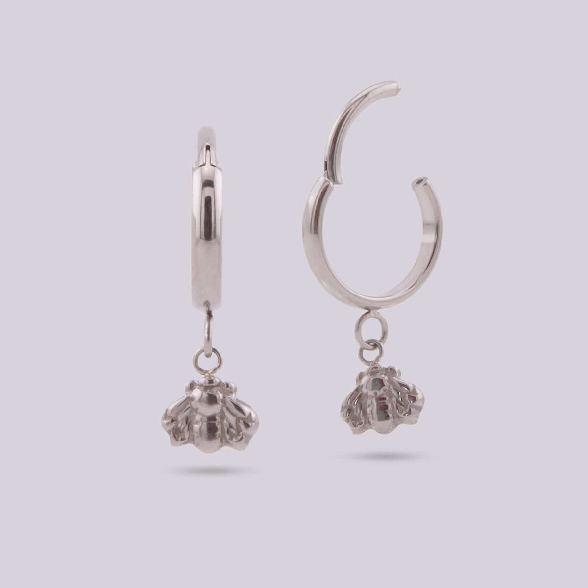 Aretes en Titanio con abejita - Helix Body Jewelry - Tienda Online de Piercings