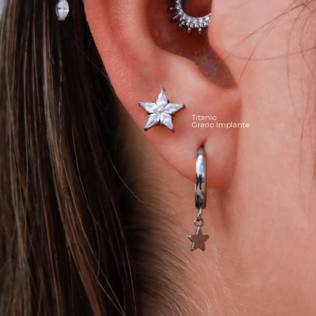 Aretes en Titanio con estrella colgante - Helix Body Jewelry - Tienda Online de Piercings